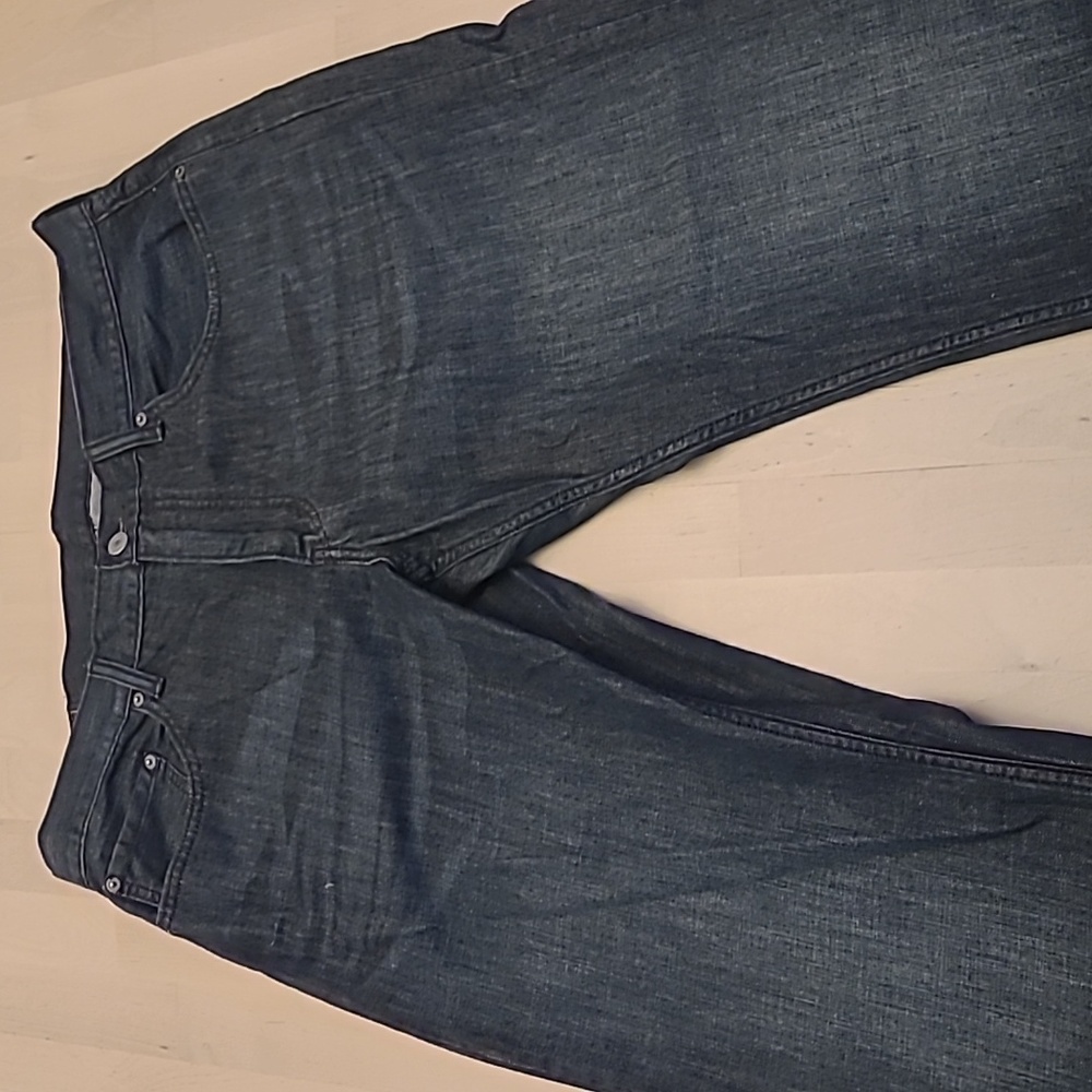 LIKE NEW Levi's 559 Relaxed Straight Medium Wash Mens Jeans - Picture 5 of 14